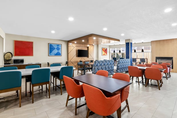 Images Holiday Inn Express & Suites Council Bluffs - Conv Ctr Area by IHG