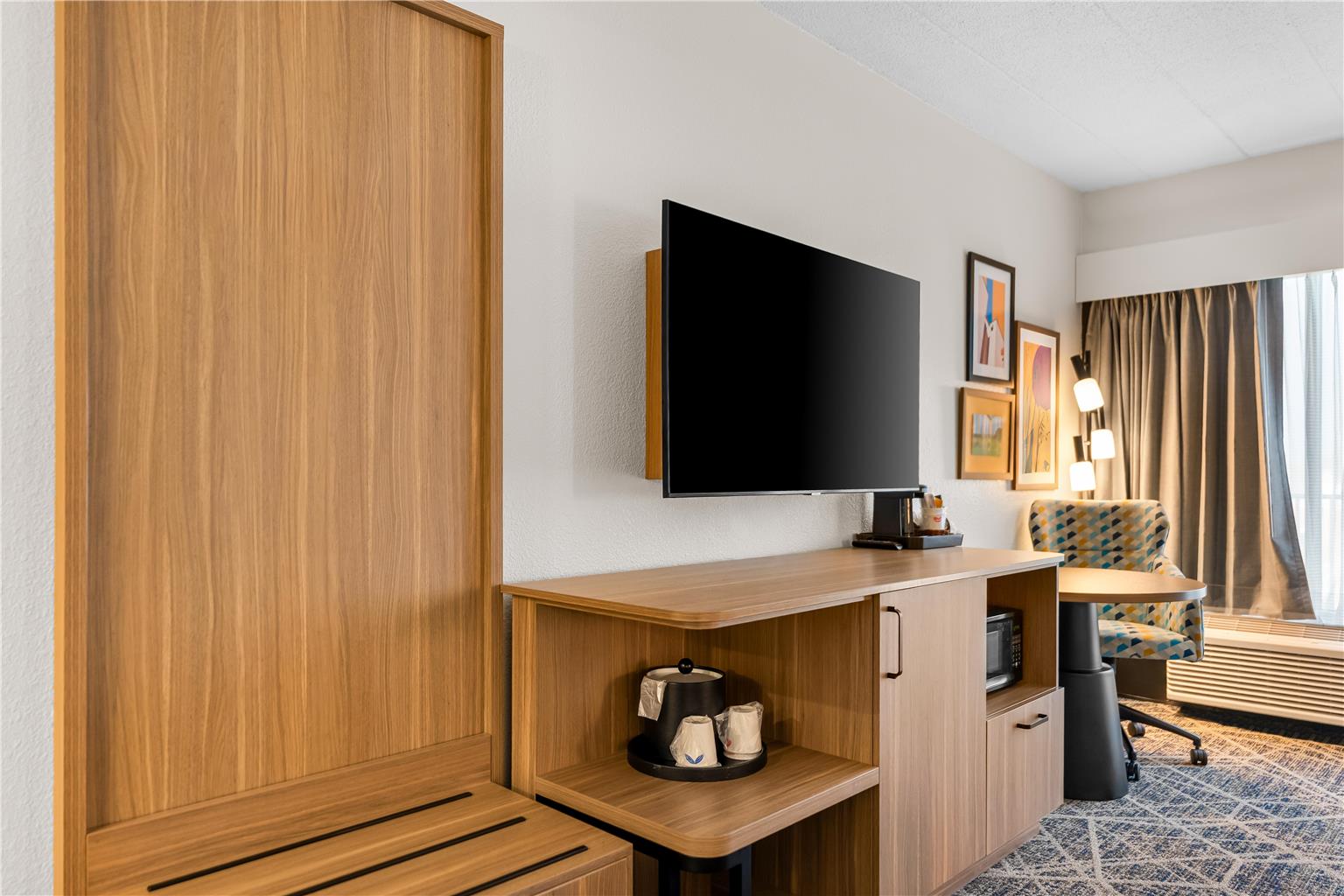 Guest room