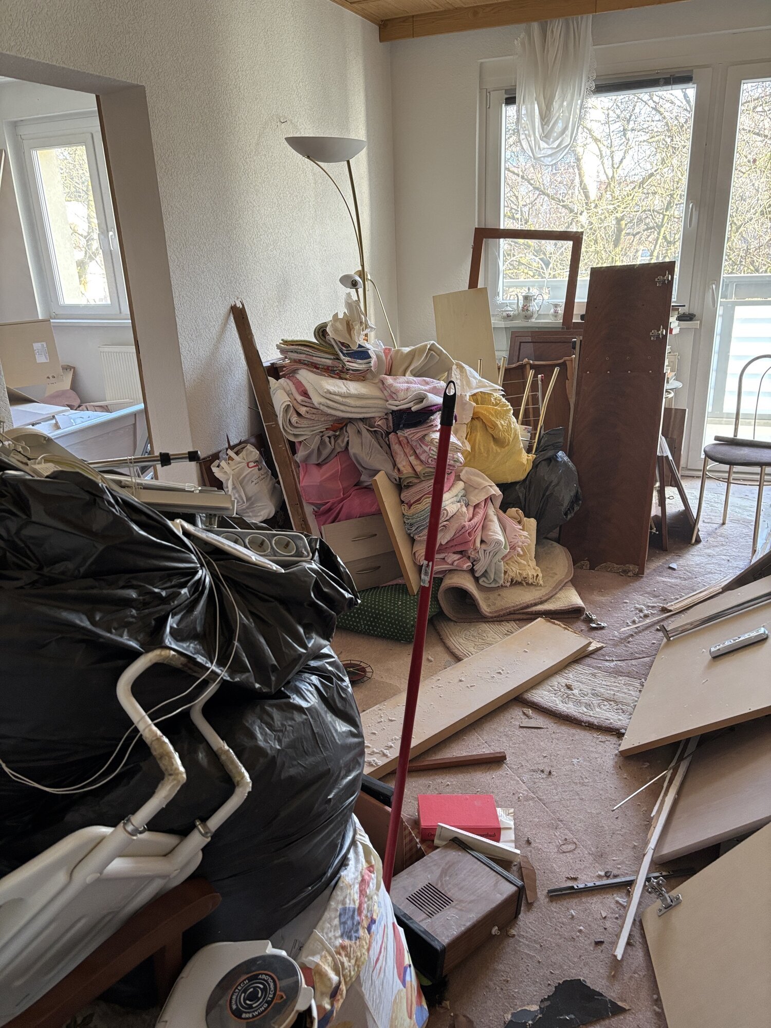 MG Dienstleistungen Leipzig - Haushaltsauflösungen - Entrümpelungen, An der Mühle 3 in Leipzig