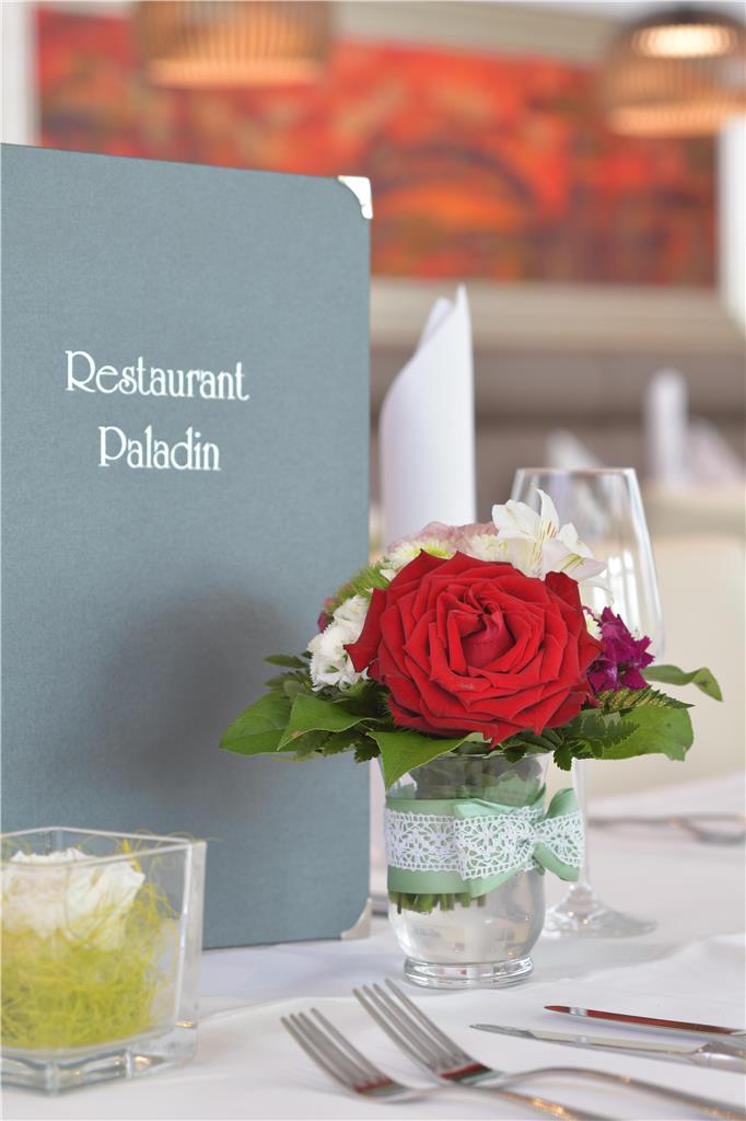 Best Western Queens Hotel Pforzheim-Niefern, Pforzheimer Strasse 52 in Niefern