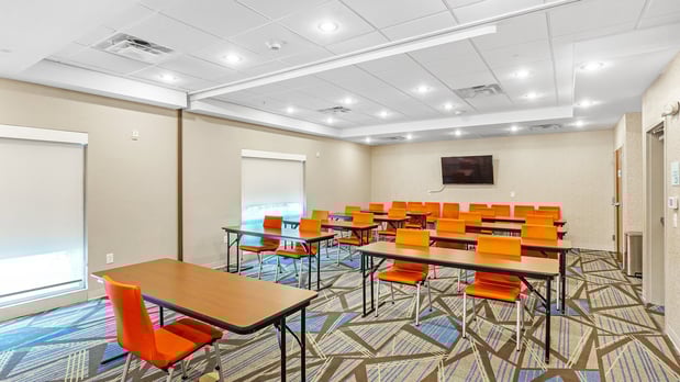 Images Holiday Inn Express & Suites Mobile - University Area by IHG