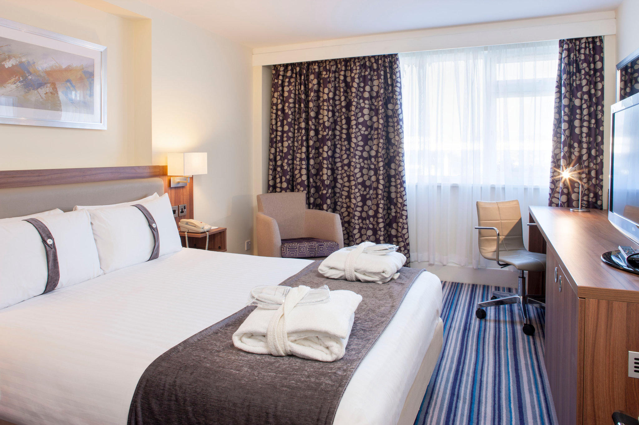 Holiday Inn Ashford - Central, an IHG Hotel Ashford 01233 619600