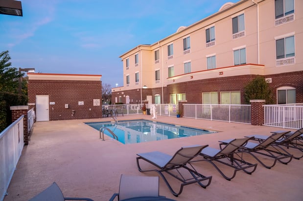 Images Holiday Inn Express Pembroke by IHG