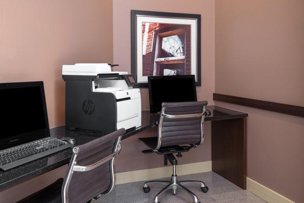 Images Holiday Inn Manitowoc by IHG