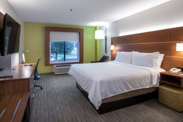 Images Holiday Inn Express & Suites Arlington (I-20-Parks Mall) by IHG