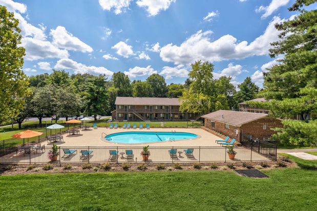 Images University Lake Apartments