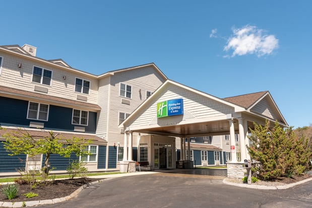 Images Holiday Inn Express & Suites Hampton South-Seabrook by IHG