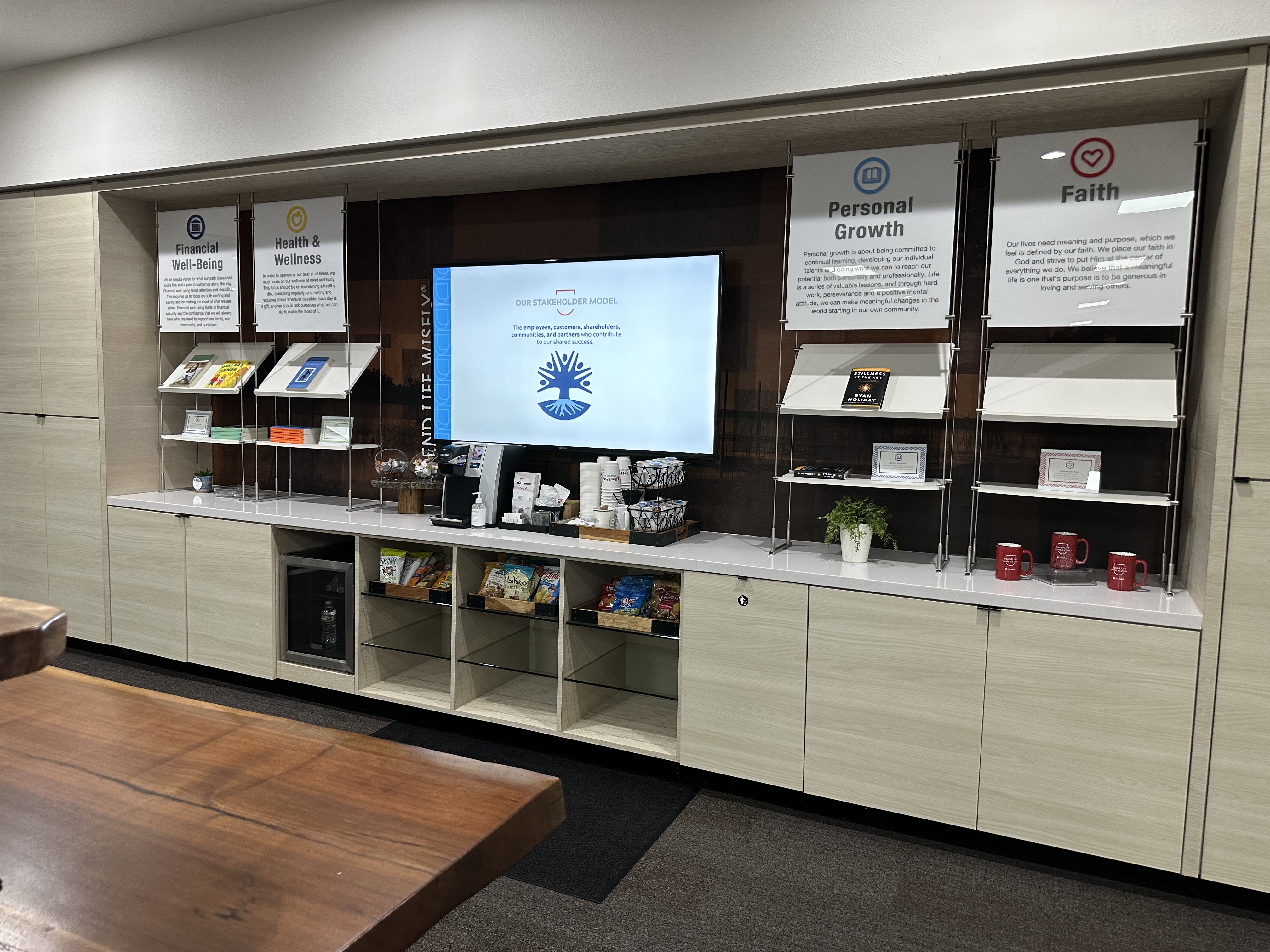 First United Bank - Pauls Valley - interior customer refreshment area