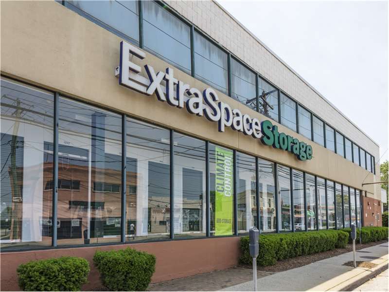 Alternate Beauty Image - Extra Space Storage at 270 W Merrick Rd, Valley Stream, NY 11580