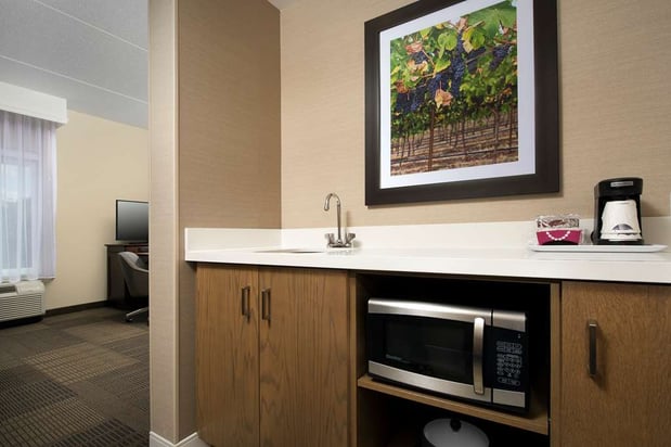Images Hampton Inn & Suites Falls Church
