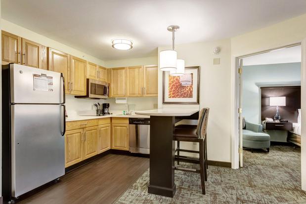 Images Staybridge Suites Ofallon Chesterfield by IHG
