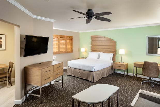 Images Holiday Inn Express & Suites la Jolla – Windansea Beach by IHG