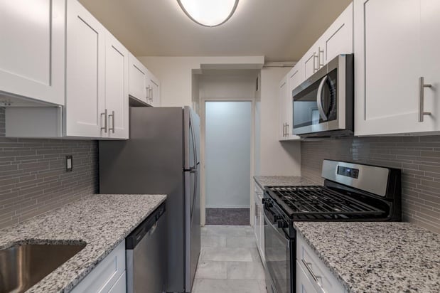 Images The Carlyle Apartment Homes