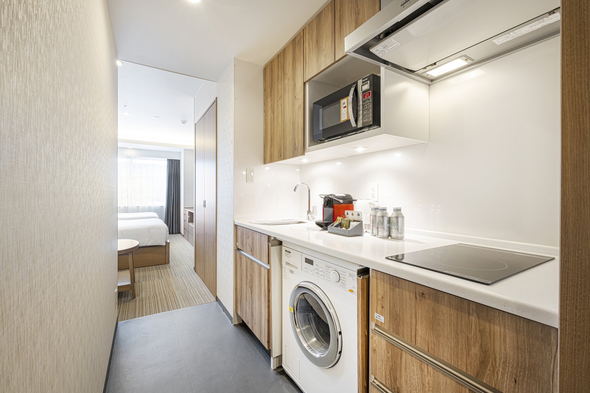 Images Holiday Inn & Suites Shin Osaka by IHG