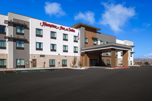 Images Hampton Inn and Suites by Hilton Cottonwood