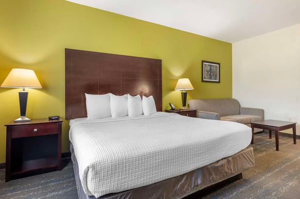 Images Best Western Plus Mansfield Inn & Suites