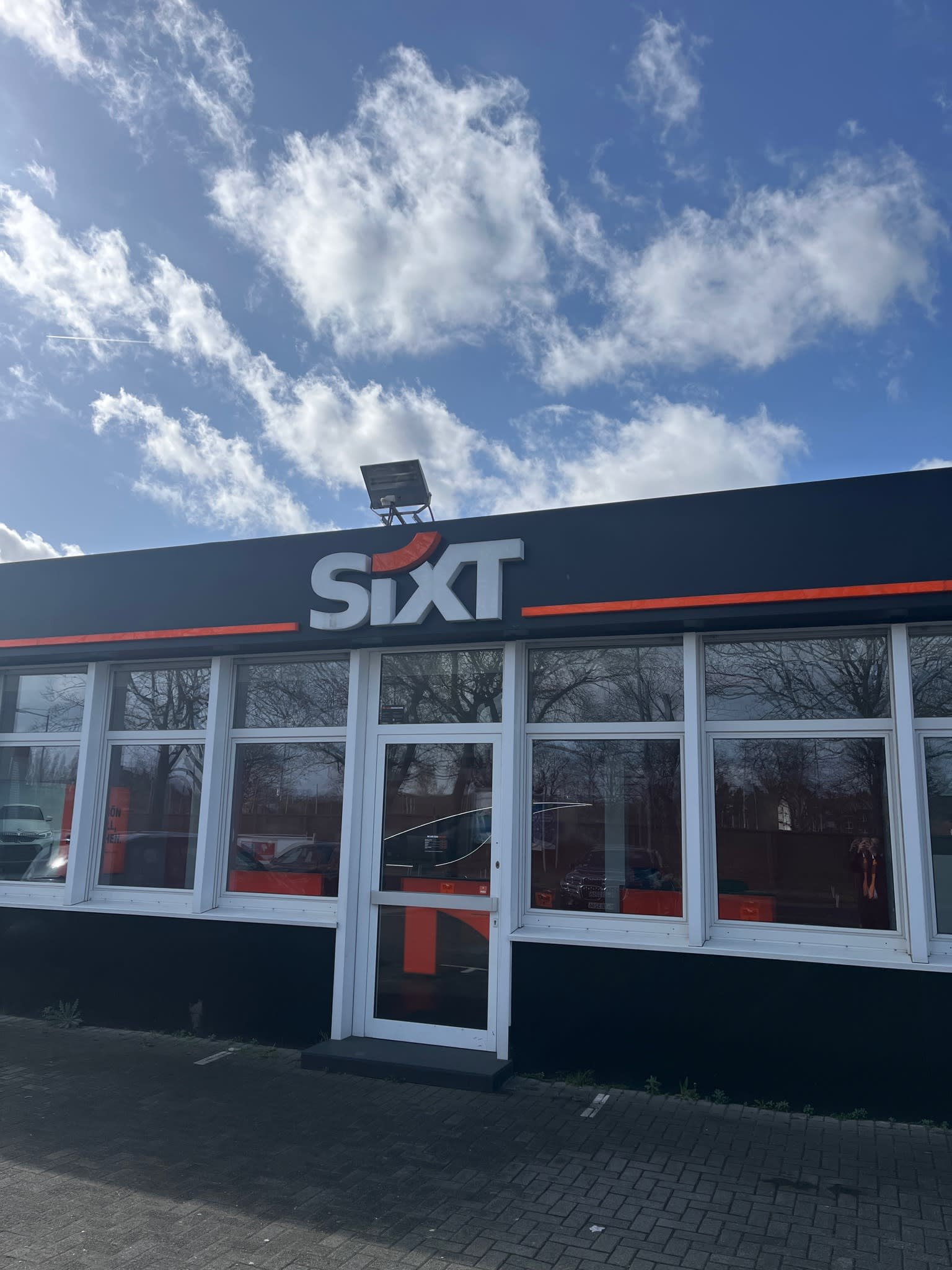 SIXT Autovermietung Krefeld, Sproedentalstr. 4 in Krefeld