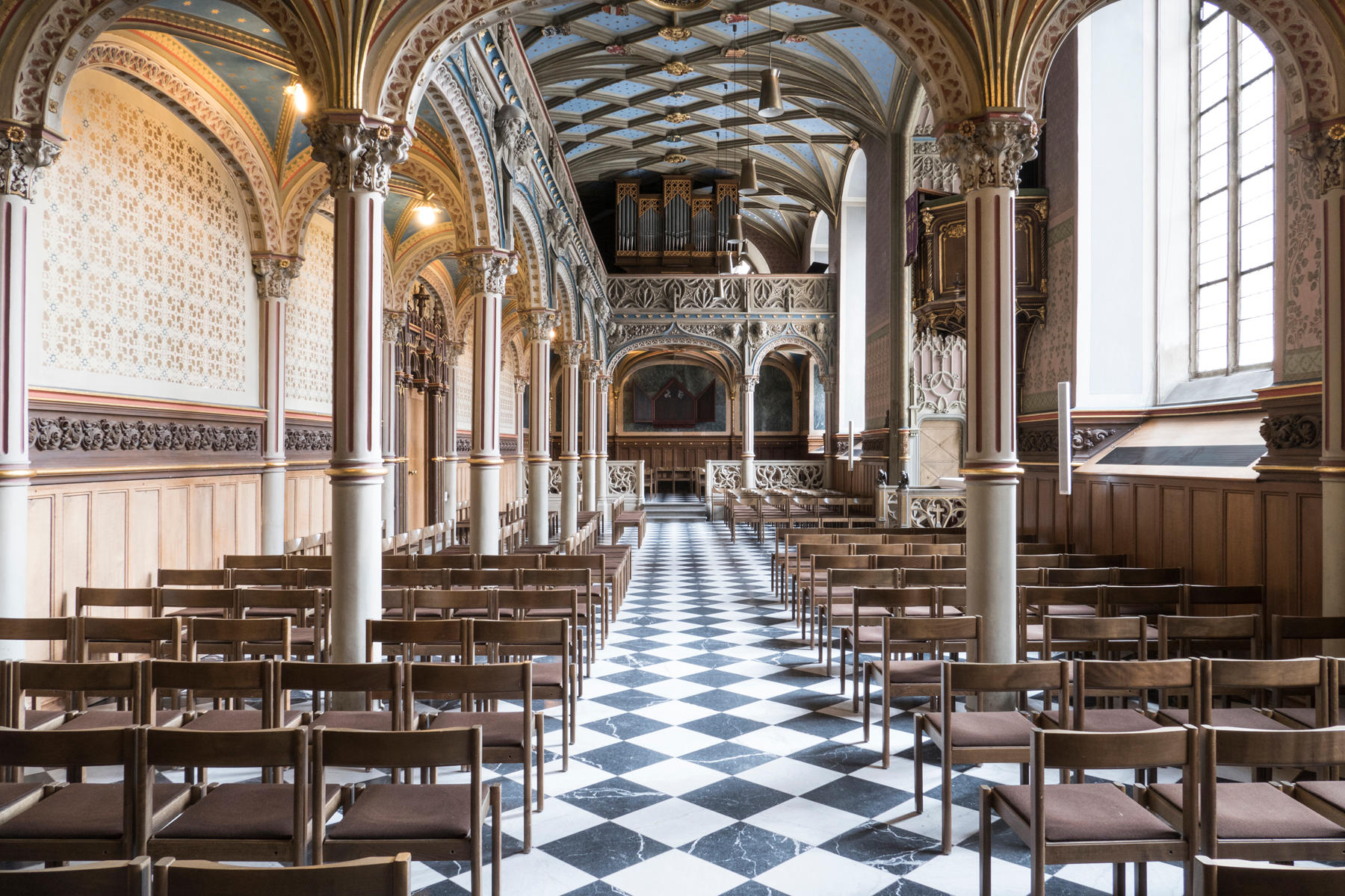 Schlosskirche - Evangelische Gesamtkirchengemeinde Stuttgart, Schillerplatz 6 in Stuttgart