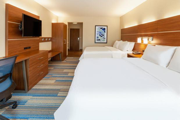 Images Holiday Inn Express & Suites Brunswick - Harpers Ferry Area, an IHG Hotel