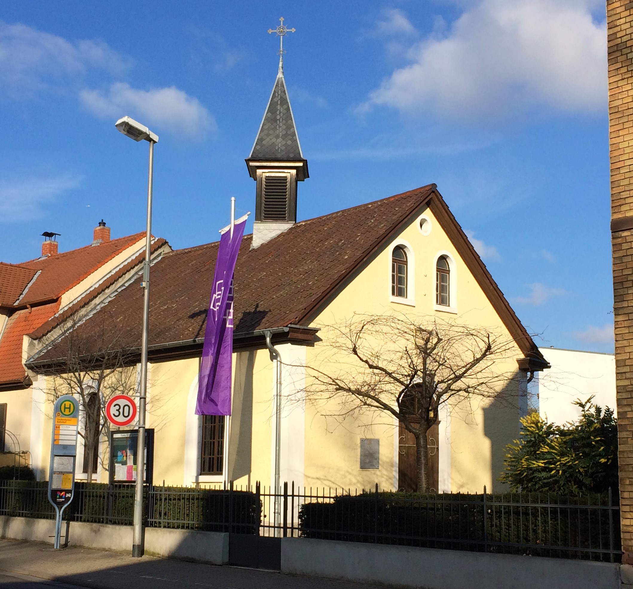 Bild 1 Evangelische Kirche Mainz-Laubenheim - Evangelische Kirchengemeinde Mainz-Laubenheim in Mainz