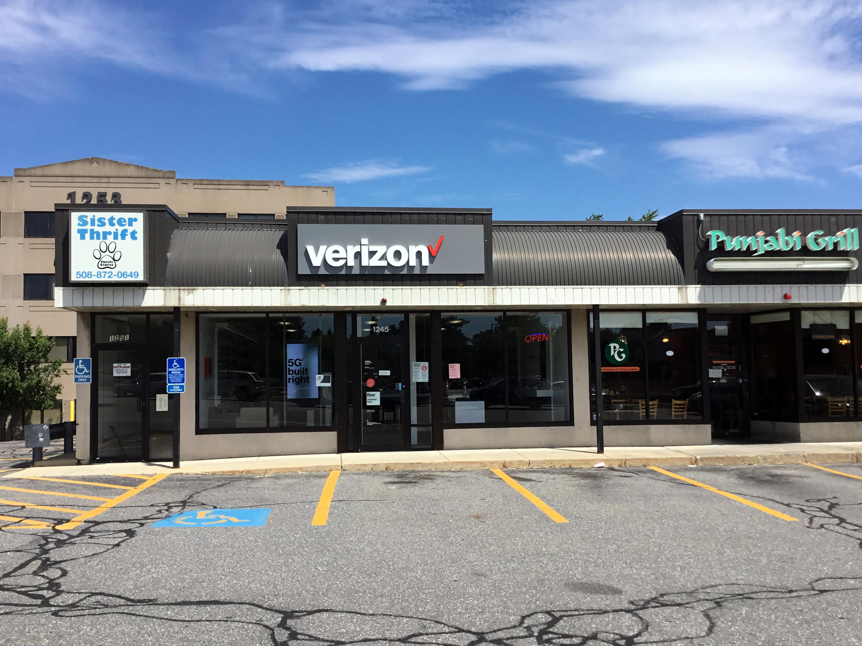 Verizon Authorized Retailer – GoWireless Photo