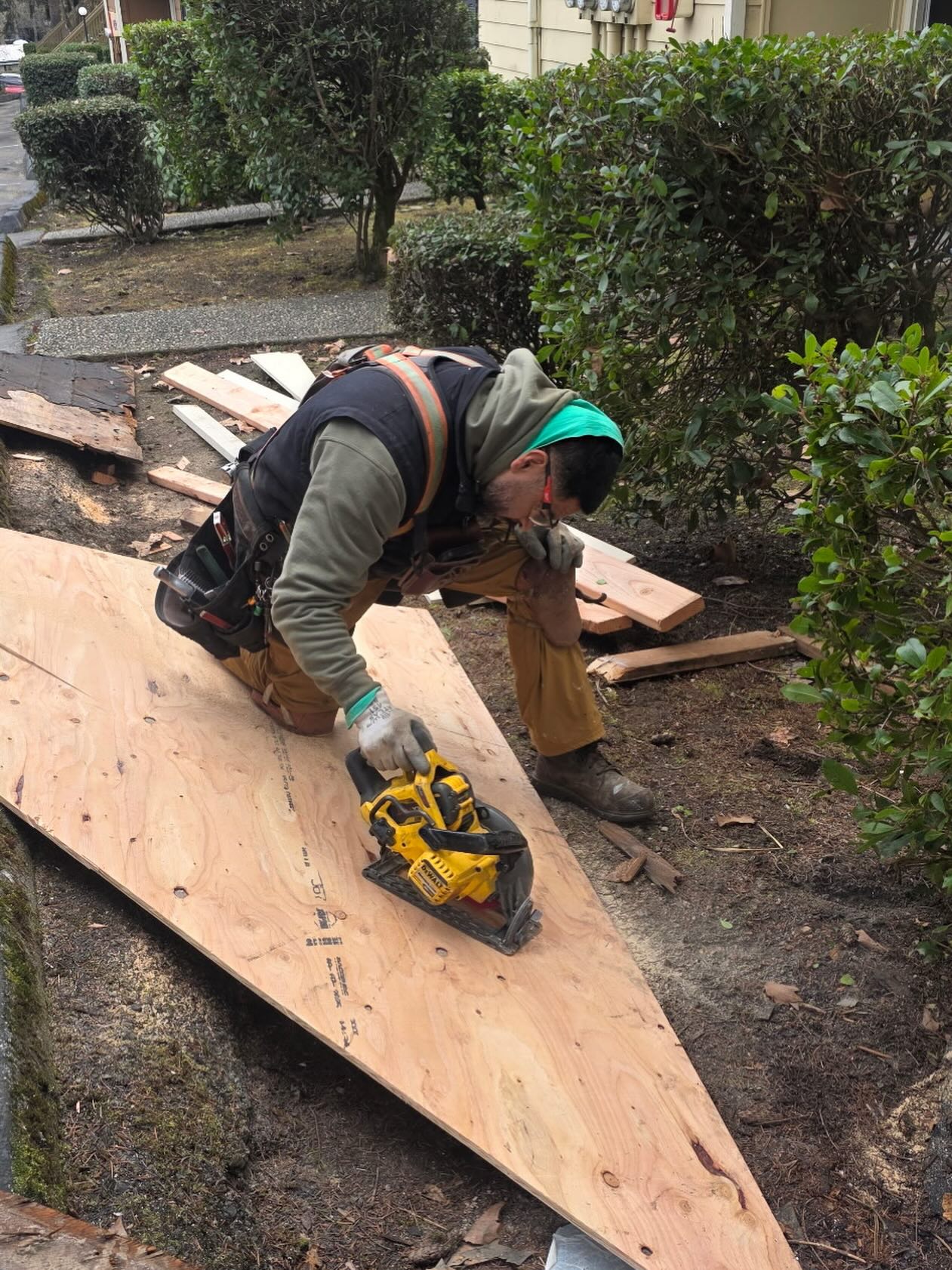 Axis Roof and Gutter, Inc. Image