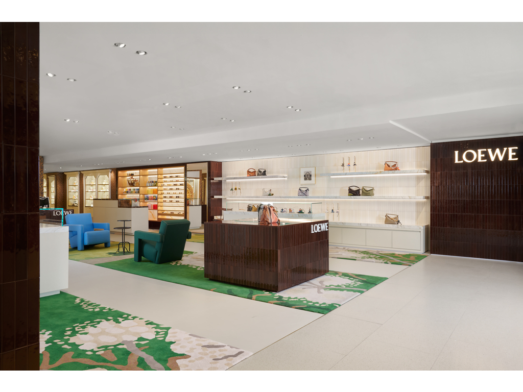 Images LOEWE La Rinascente Milan - Accessories