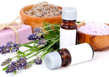 Schlossdrogerie Daniel Jutzi, Staatsstrasse 2 in Oberhofen am Thunersee