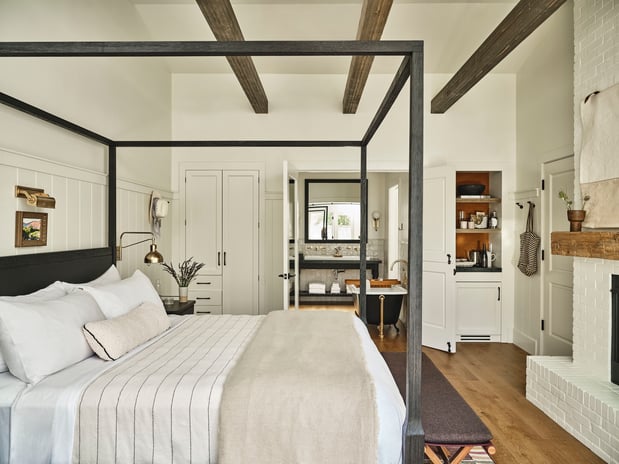 Images The Inn at Mattei's Tavern, Auberge Collection