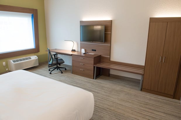 Images Holiday Inn Express & Suites Fort Wayne North by IHG
