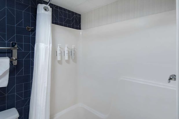 Images Spark by Hilton Rochester University Area