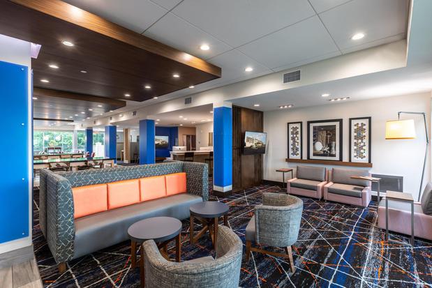 Images Holiday Inn Express & Suites Greenville S - Piedmont, an IHG Hotel