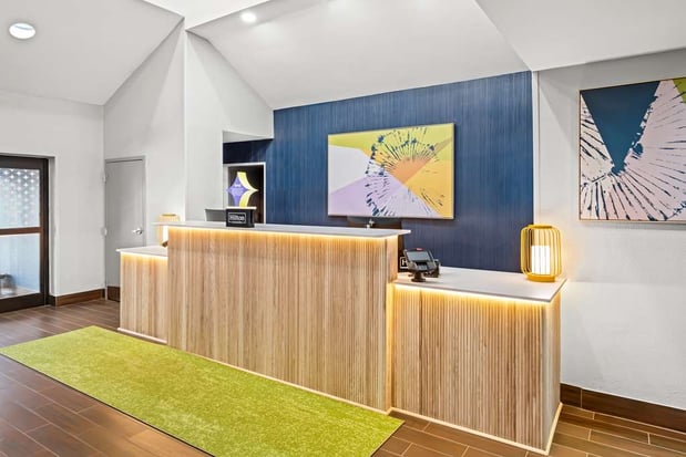 Images Spark by Hilton Oxford