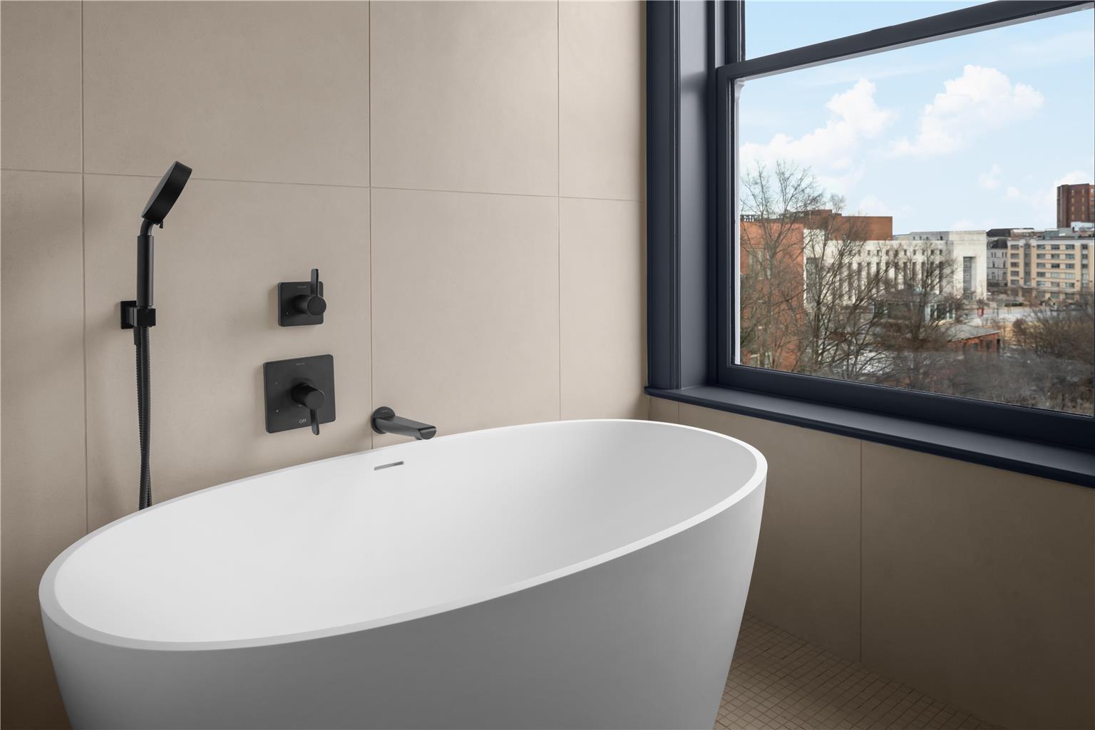 Guest room bath