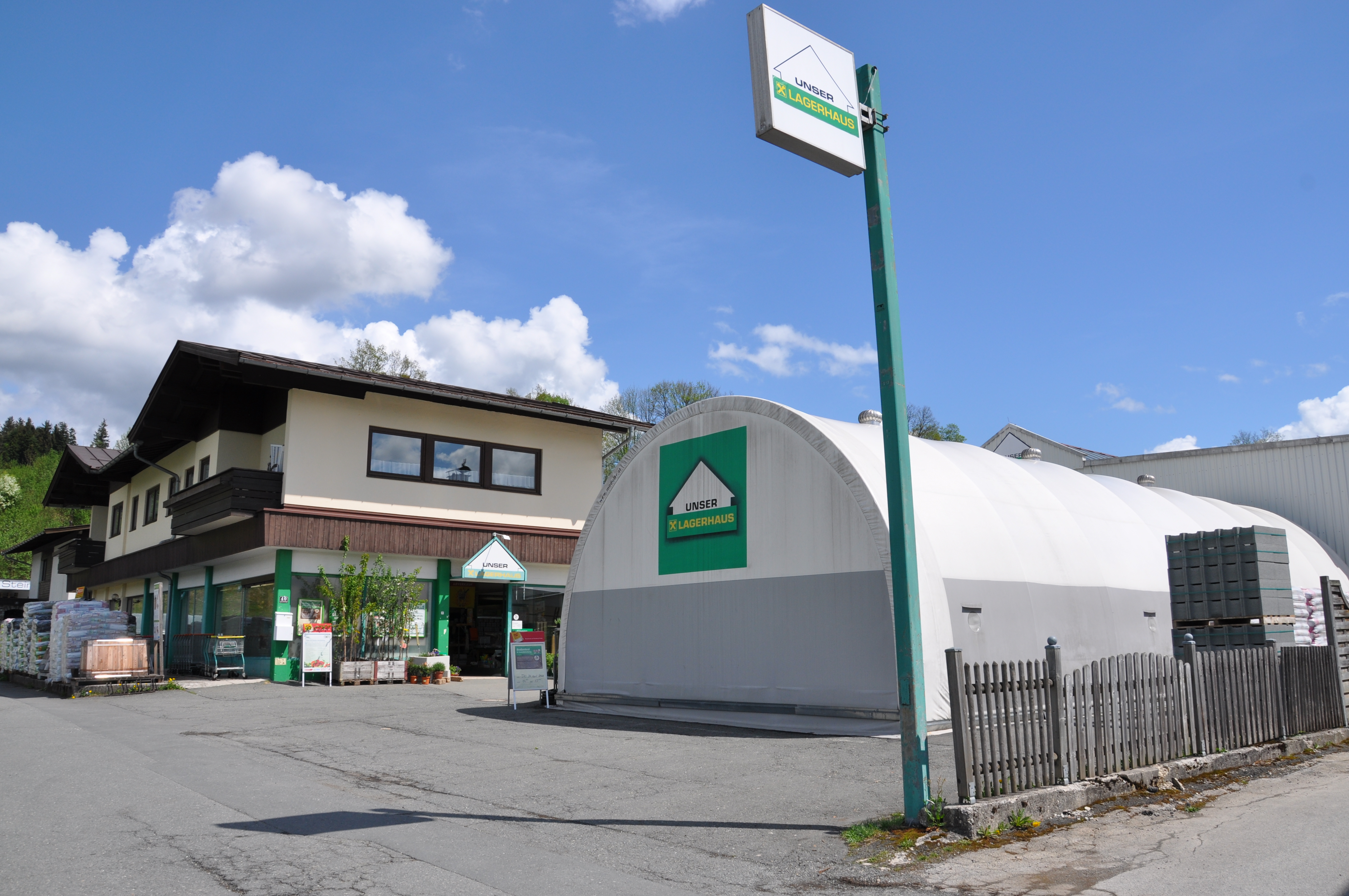 UNSER LAGERHAUS Warenhandels GmbH, Hüttfeldstraße 40 in Kössen