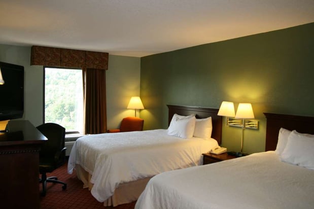 Images Hampton Inn Hillsville