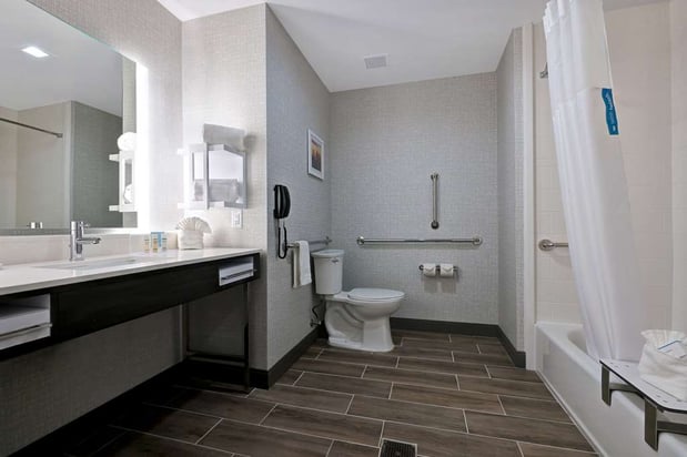 Images Hampton Inn & Suites Houston East Beltway 8
