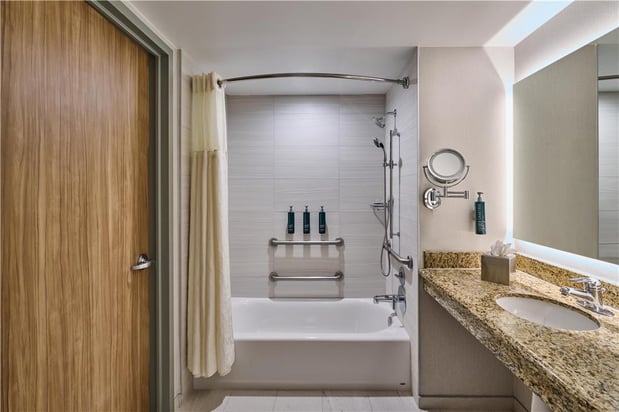 Images Hotel Zessa Orange County Airport, a DoubleTree by Hilton