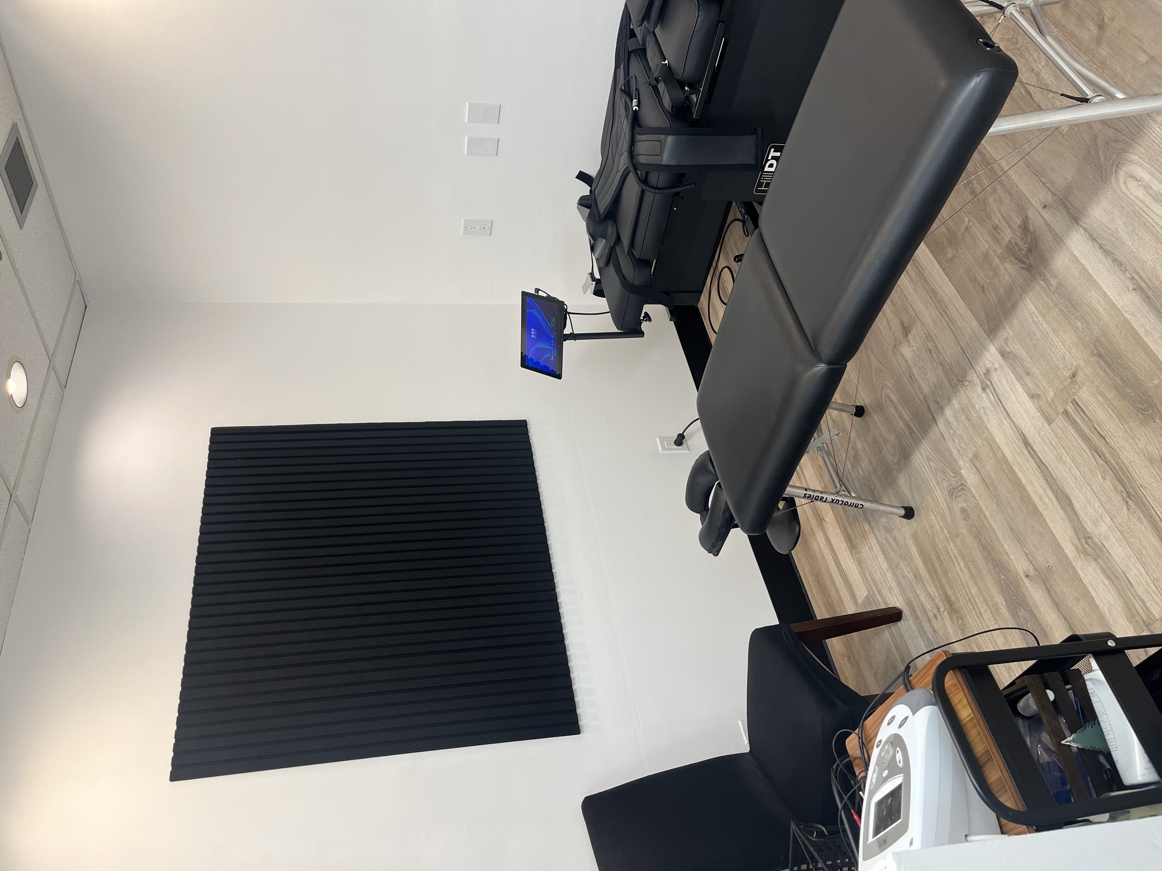 Private treatment room featuring a Spinal Decompression table.