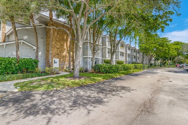 Images Meridian at Lantana