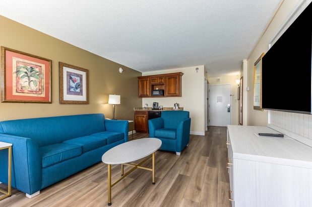 Images Holiday Inn & Suites Clearwater Beach by IHG