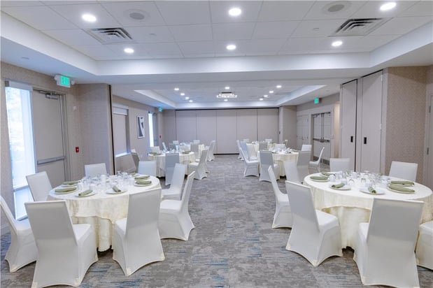 Images Hilton Garden Inn Lakewood