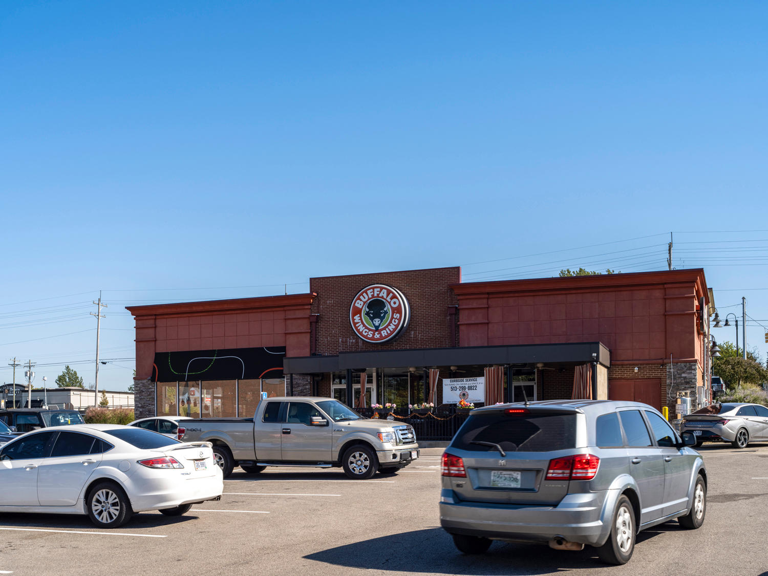 Buffalo Wings & Rings at Brentwood Plaza Shopping Center