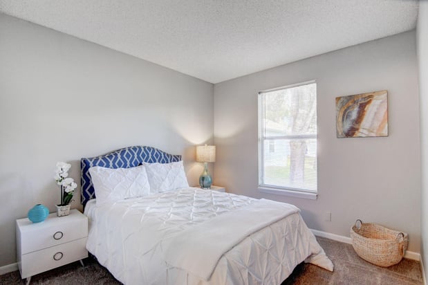 Images Oakwood Townhomes: Lake Worth FL Apartments