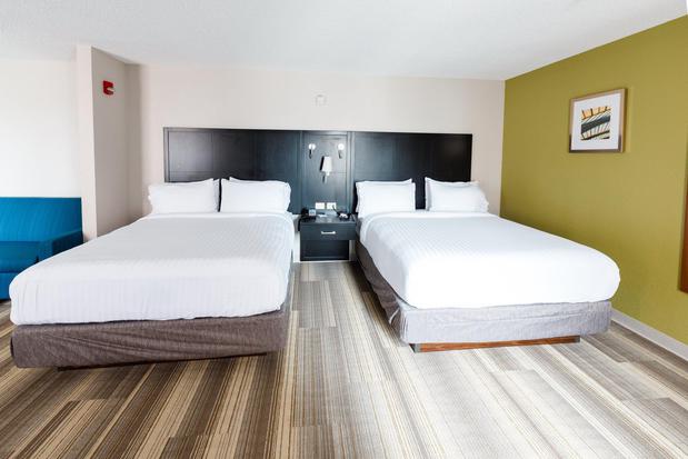 Images Holiday Inn Express & Suites Shelbyville by IHG