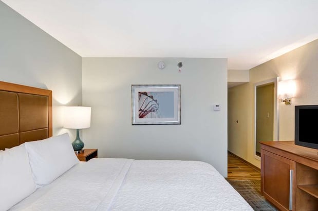 Images Hampton Inn State College
