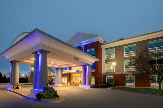 Images Holiday Inn Express & Suites Grand Rapids-North by IHG