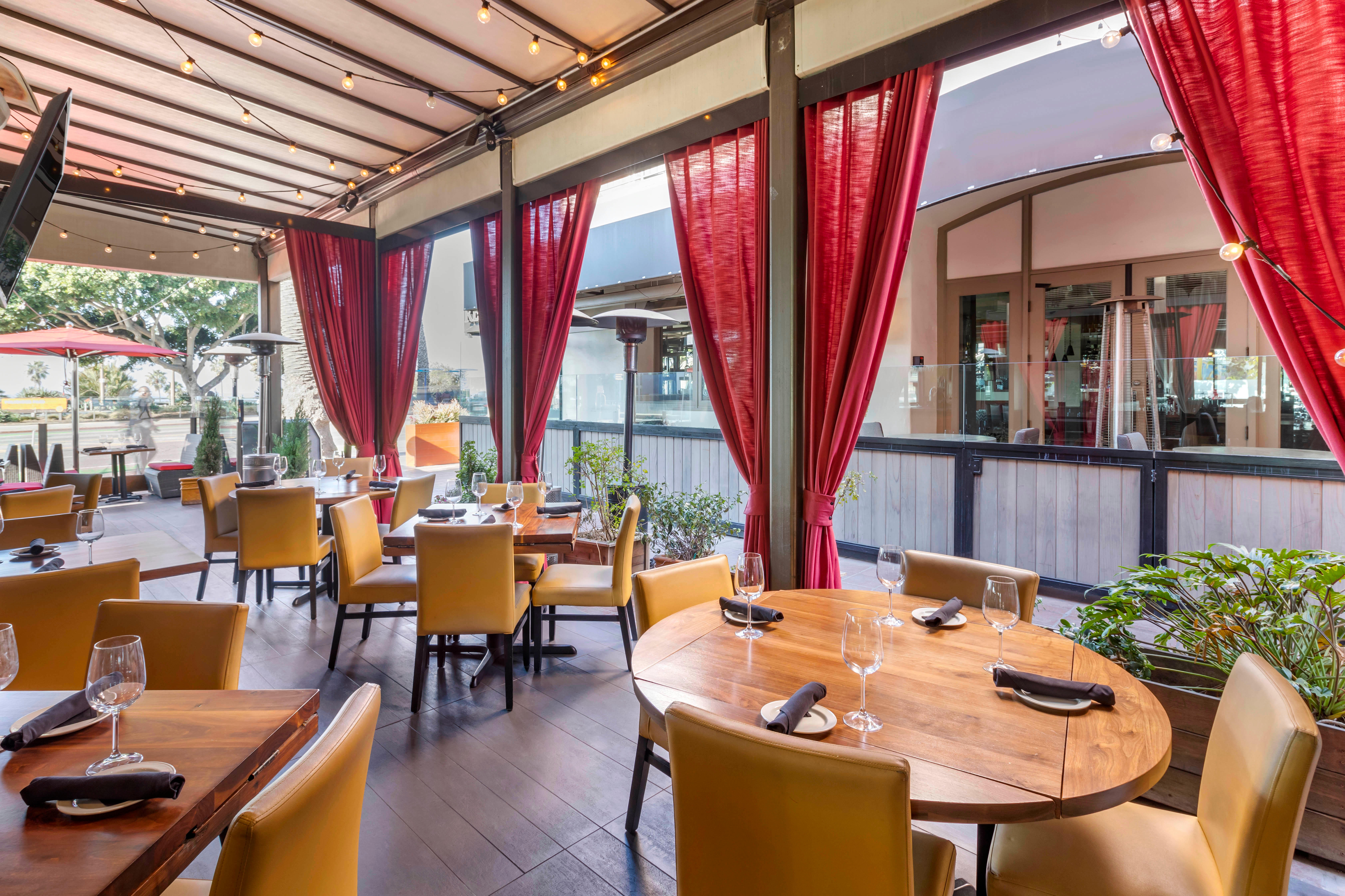 Del Frisco's Grille Santa Monica VIP Patio group dining room