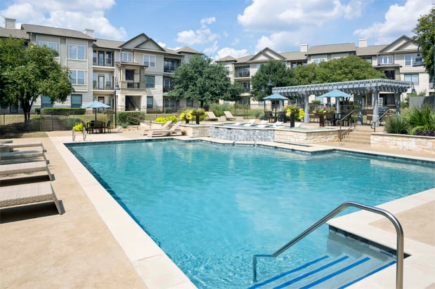 Images Camden Cedar Hills Apartments