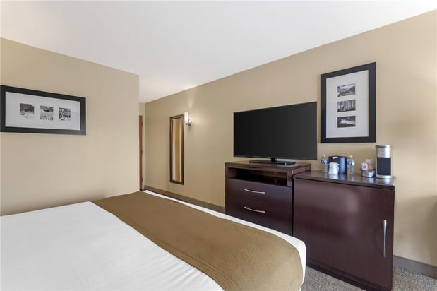 Images Best Western Plus Plaza by the Green